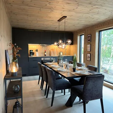 Dom wakacyjny Cozy Family Centre, Shuttle Bus Noresund